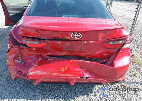 2021 Toyota Camry Se/Se Night Shade z USA, uszkodzony, nr VIN 4T1G11AKXMU420358